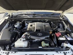 Toyota Hilux Rugged X 2019 full