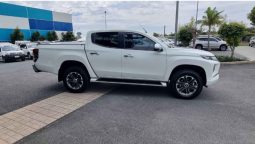 Mitsubishi Triton GLS MR  2021 full