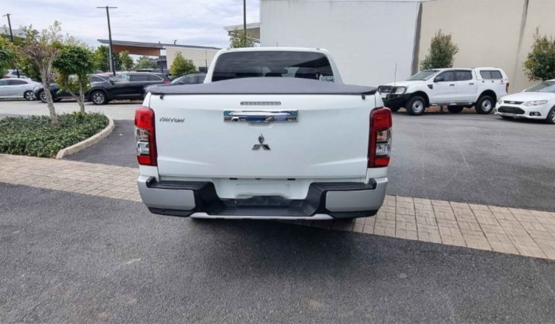 Mitsubishi Triton GLS MR  2021 full