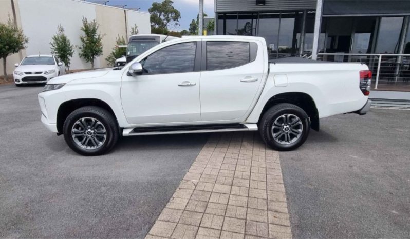 Mitsubishi Triton GLS MR  2021 full