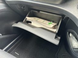 TOYOTA SIENTA HYBRID G 2019 full