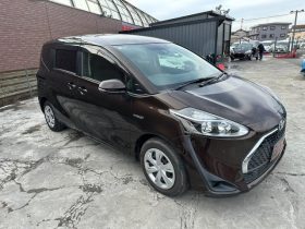 TOYOTA SIENTA HYBRID G 2019