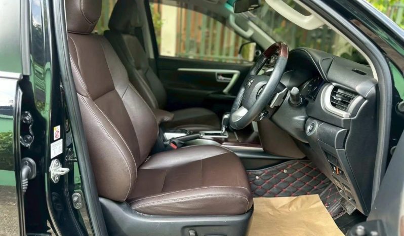 Toyota Fortuner 2.4 2018 full