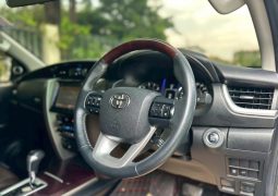 Toyota Fortuner 2.4 2018 full