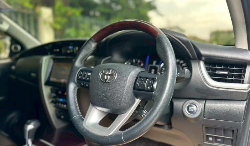 Toyota Fortuner 2.4 2018 full