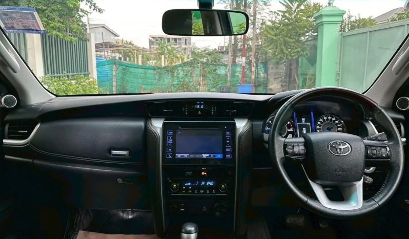 Toyota Fortuner 2.4 2018 full