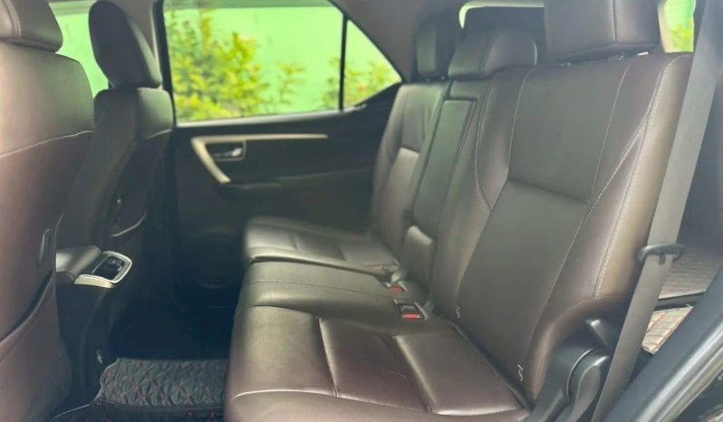 Toyota Fortuner 2.4 2018 full