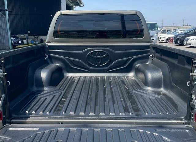 TOYOTA HILUX 2023 full