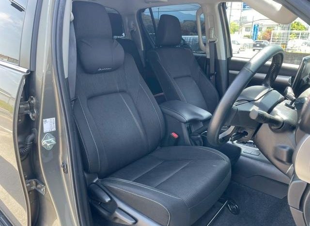TOYOTA HILUX 2023 full