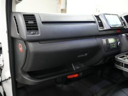 TOYOTA HIACE VAN SUPER GL 2017 full