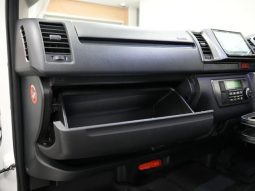 TOYOTA HIACE VAN SUPER GL 2017 full