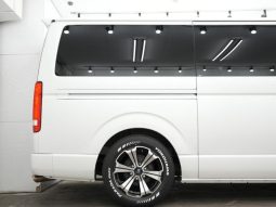 TOYOTA HIACE VAN SUPER GL 2017 full
