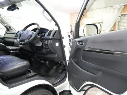 TOYOTA HIACE VAN SUPER GL 2017 full