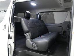 TOYOTA HIACE VAN SUPER GL 2017 full