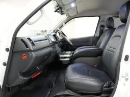 TOYOTA HIACE VAN SUPER GL 2017 full