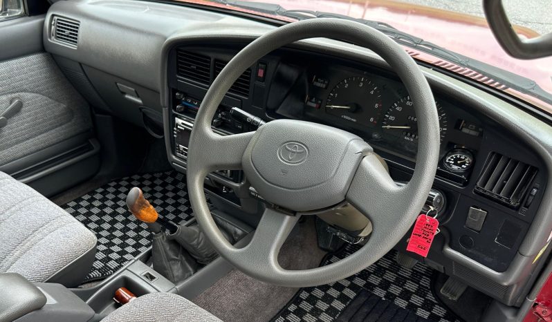 Toyota Hilux SSR 4×4 1992 full