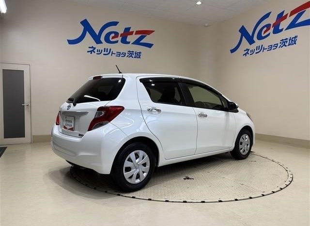 TOYOTA VITZ 1.3F LED EDITION 2016 full