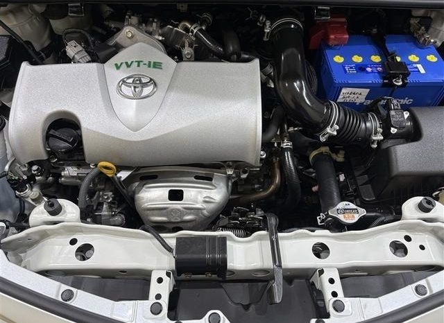 TOYOTA VITZ 1.3F LED EDITION 2016 full