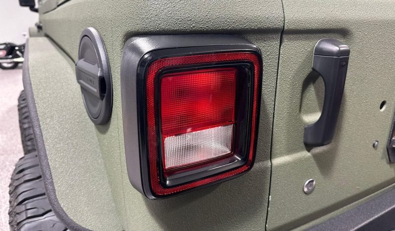 Jeep Wrangler Unlimited Sahara 6×6 Conversion 2019 full