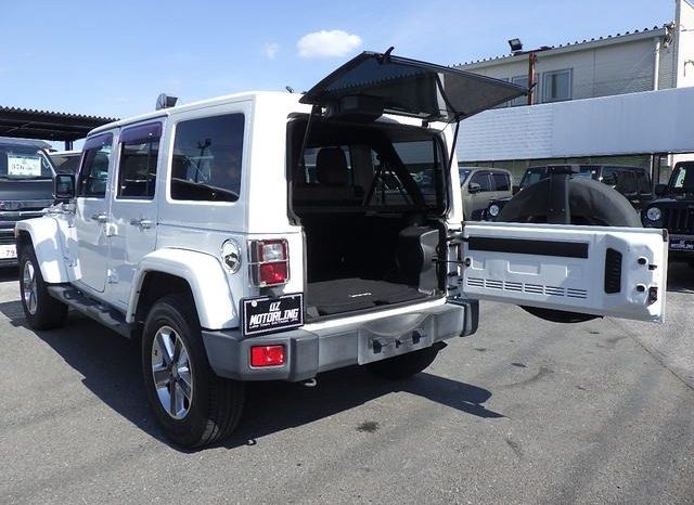 Jeep Wrangler Unimited Sahara 2013 full