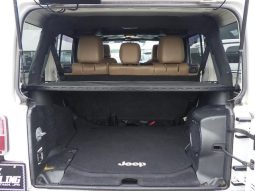 Jeep Wrangler Unimited Sahara 2013 full