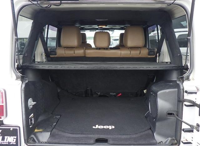 Jeep Wrangler Unimited Sahara 2013 full