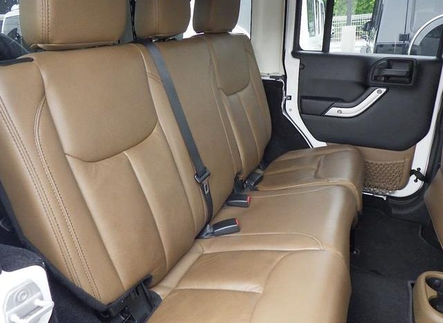 Jeep Wrangler Unimited Sahara 2013 full