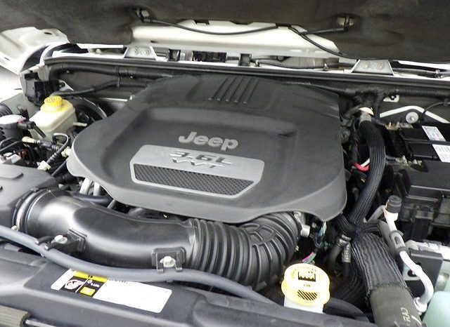 Jeep Wrangler Unimited Sahara 2013 full