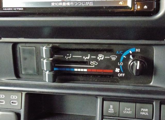 TOYOTA LAND CRUISER 70 AX 2024 full